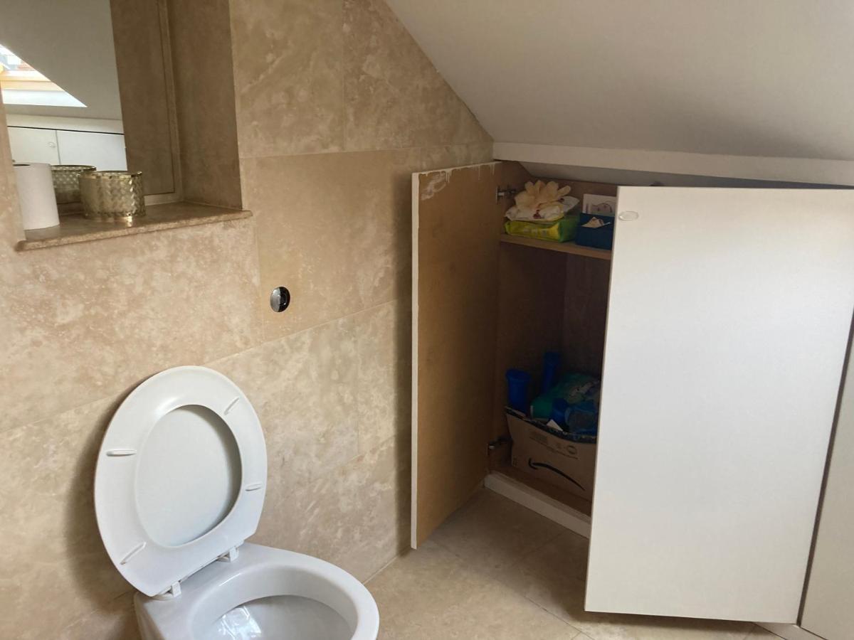 Elegant Spacious 3 Bed- Sleeps 6 -Have A Glamorous Getaway Hale  Exterior photo